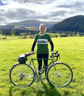 Maryjane with her Hetchins jersey and bike