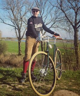 Rob and his Pashley jersey / bike combo