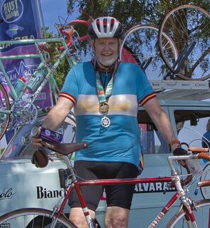 Robert with his Hetchins bike / jersey combo